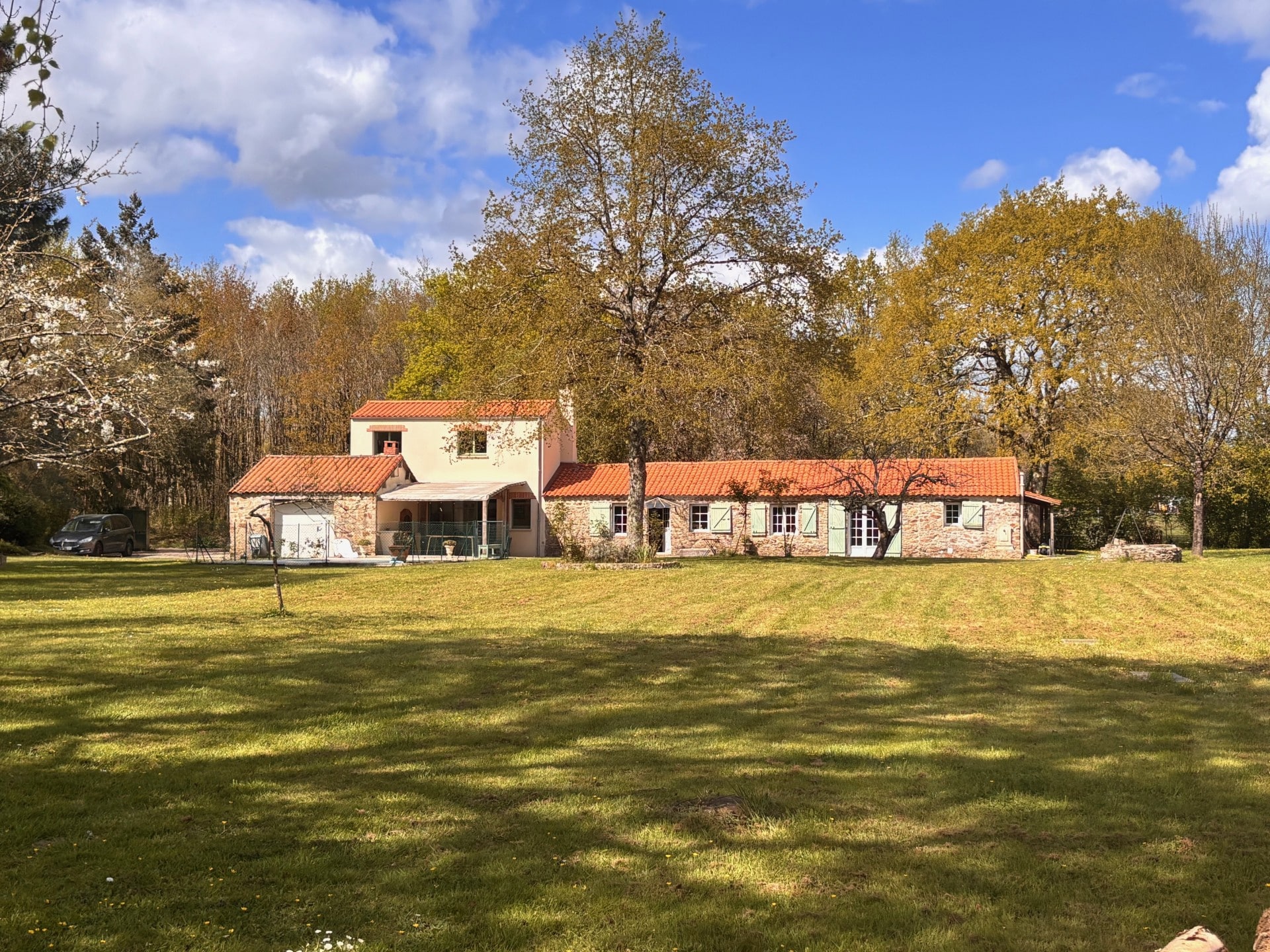 FROSSAY – Longère de 154m2 avec piscine