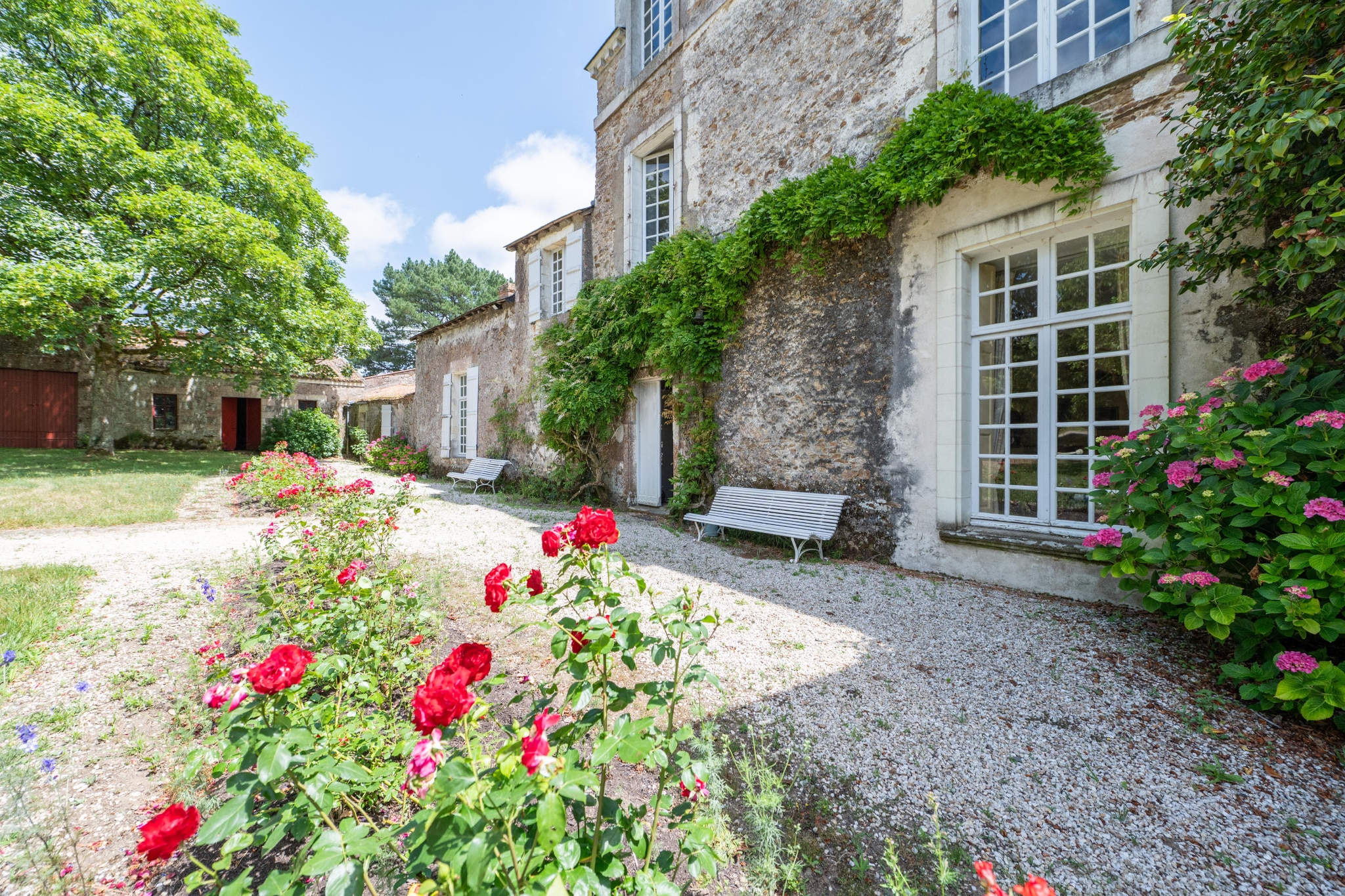 LOROUX-BOTTEREAU- Propriété de 400m2 avec parc